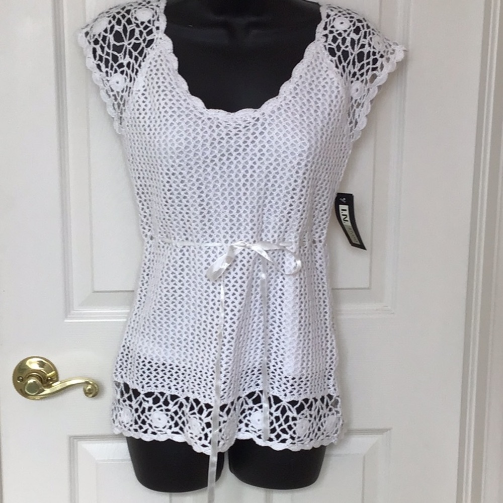 I.N. Studio white crocheted blouse, Petite M, NWT